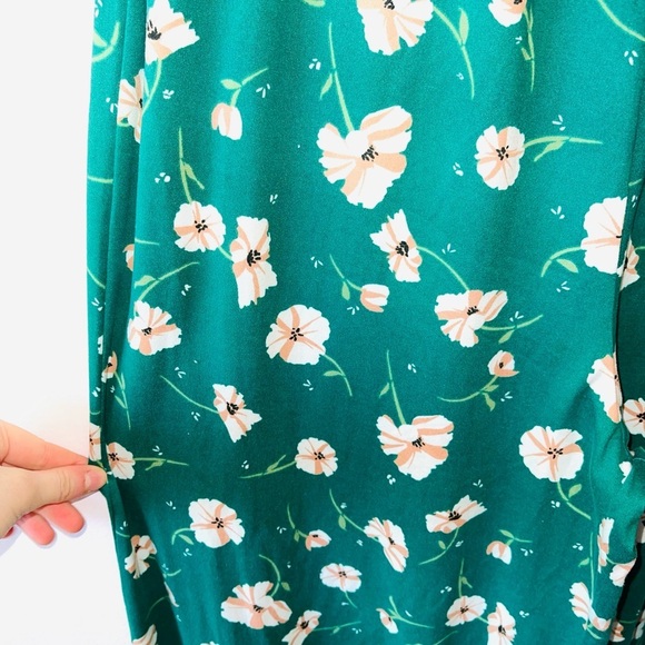 Francesca’s Miami Green Floral Print Cropped Strapless Jumpsuit Medium Women’s - Picture 4 of 9